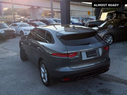 Used 2018 Jaguar F-PACE Premium image 6