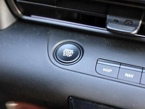 Used 2025 Hyundai Elantra SEL image 27