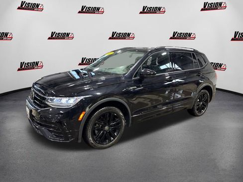 Used 2022 Volkswagen Tiguan SE R-Line image 1
