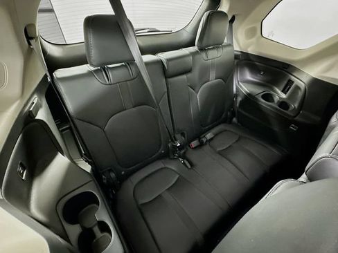 Used 2025 Honda Pilot Touring image 33