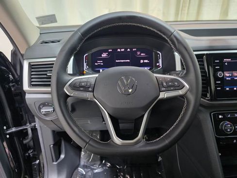 Certified 2023 Volkswagen Atlas SE w/ Panoramic Sunroof Package AWD/4WD image 14