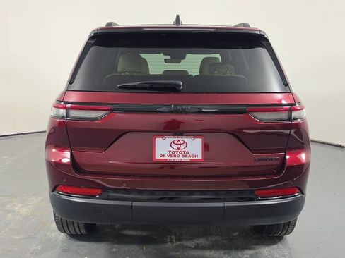 Used 2025 Jeep Grand Cherokee Limited w/ Black Appearance Package RWD image 5