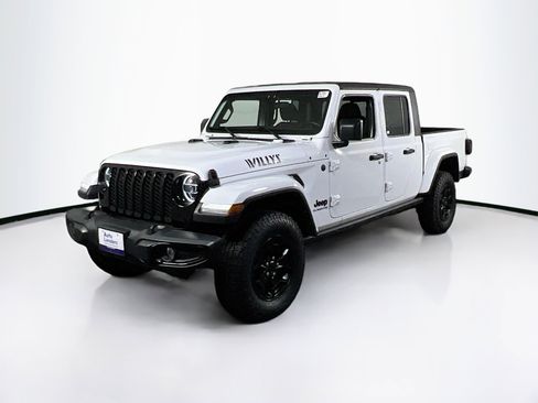 Used 2022 Jeep Gladiator Willys image 1
