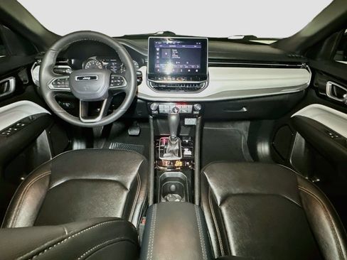 Certified 2024 Jeep Compass Limited AWD/4WD image 9