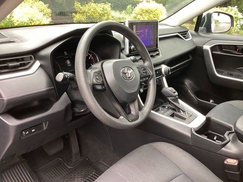 Used 2023 Toyota RAV4 LE FWD image 10