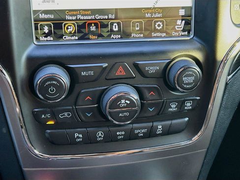 Used 2018 Jeep Grand Cherokee Overland AWD/4WD image 34