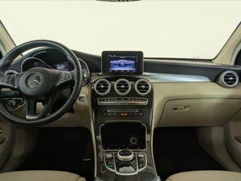 Used 2017 Mercedes-Benz GLC 300 4MATIC image 24