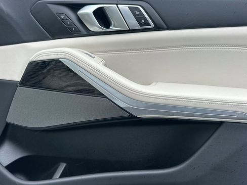 Certified 2025 BMW X7 M60i w/ Climate Comfort Package image 22