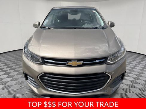 Used 2020 Chevrolet Trax LS FWD image 2
