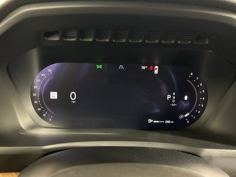 Used 2024 Volvo XC90 B5 Plus AWD/4WD image 21
