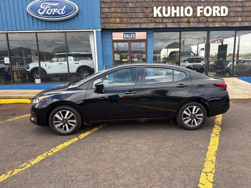 Used 2023 Nissan Versa SV FWD image 2