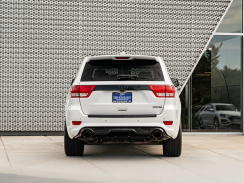 Used 2013 Jeep Grand Cherokee SRT8 AWD/4WD image 26