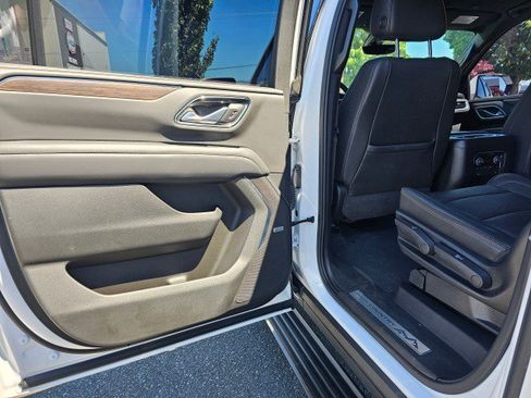 Used 2022 Chevrolet Suburban High Country w/ Max Trailering Package AWD/4WD image 23