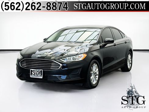Used 2019 Ford Fusion SE FWD image 1