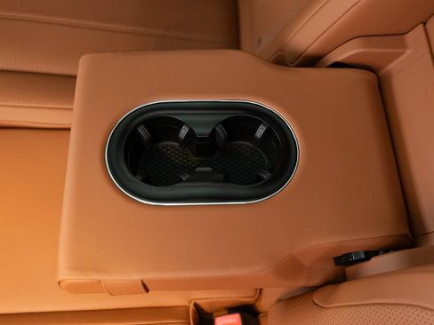 Certified 2022 Bentley Bentayga AWD/4WD image 26