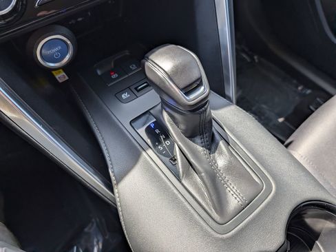 Used 2021 Toyota Venza LE w/ Carpet Mat Package (TMS) AWD/4WD image 20