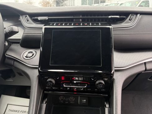 Used 2023 Jeep Grand Cherokee Altitude image 21