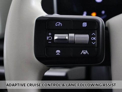 Used 2024 Hyundai Santa Fe SEL image 3