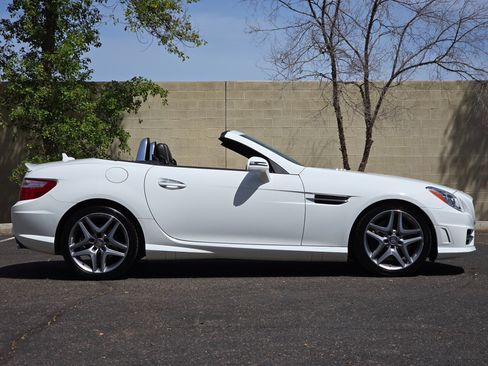 Used 2016 Mercedes-Benz SLK 350 image 12