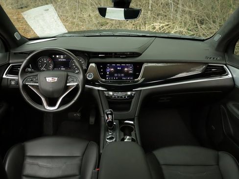 Certified 2024 Cadillac XT6 Premium Luxury w/ Platinum Package image 25