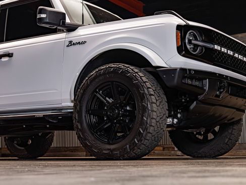 Used 2025 Ford Bronco Badlands AWD/4WD image 11