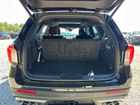 Certified 2025 Ford Explorer Platinum w/ Ultimate Package AWD/4WD image 16
