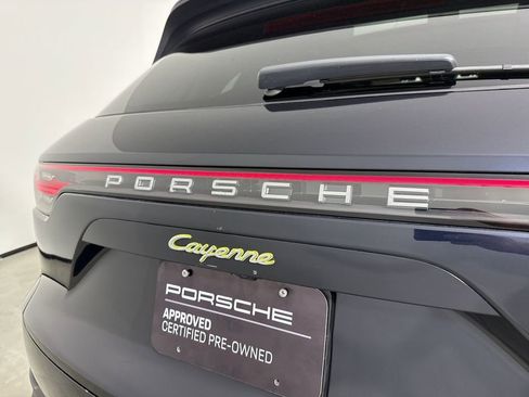 Certified 2021 Porsche Cayenne E-Hybrid AWD/4WD image 19