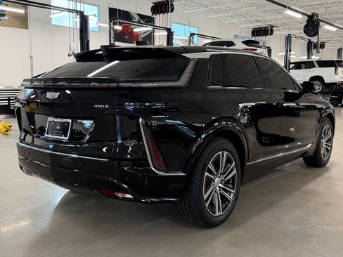 Certified 2024 Cadillac Lyriq Luxury RWD image 9