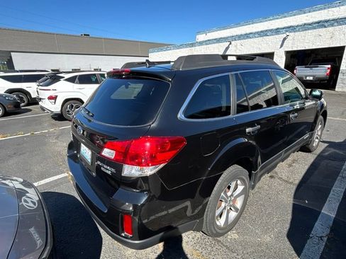Used 2013 Subaru Outback 2.5i Limited w/ Special Appearance Pkg AWD/4WD image 5