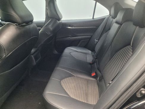Used 2021 Toyota Camry SE FWD image 18