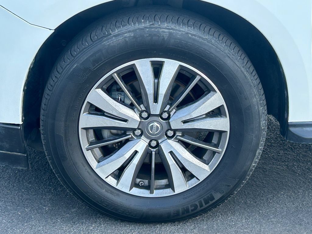 Used 2018 Nissan Pathfinder SV FWD image 13