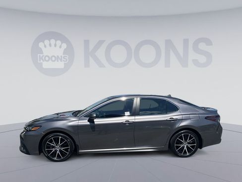 Used 2023 Toyota Camry SE w/ Cold Weather Package AWD/4WD image 13