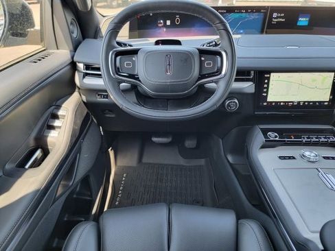 New 2026 Lincoln Navigator Reserve AWD/4WD image 30