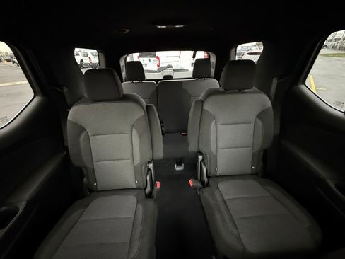 Used 2022 Chevrolet Traverse LT image 13