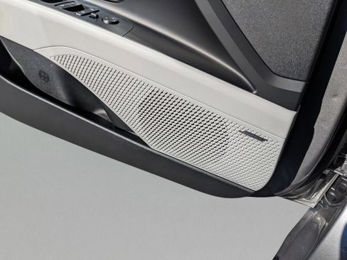 Used 2023 Hyundai Elantra Limited image 40