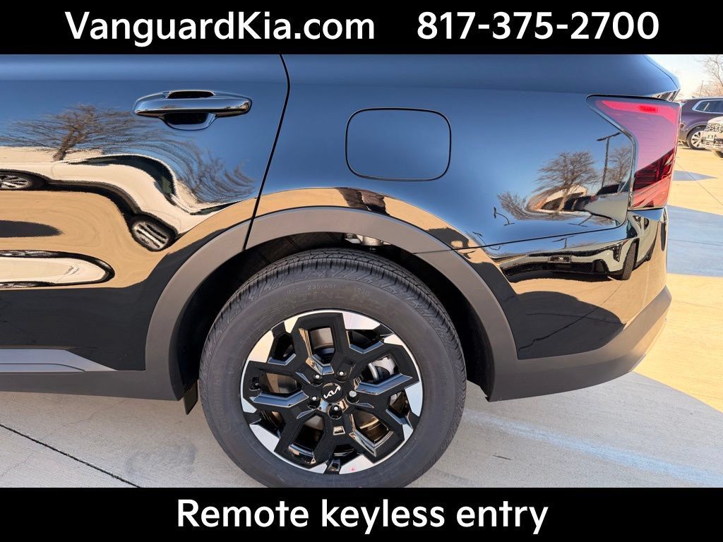 Certified 2026 Kia Sorento S w/ S Panoramic Sunroof Package FWD image 9