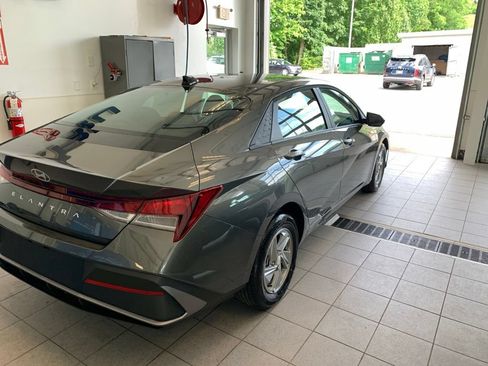 New 2026 Hyundai Elantra SE FWD image 16