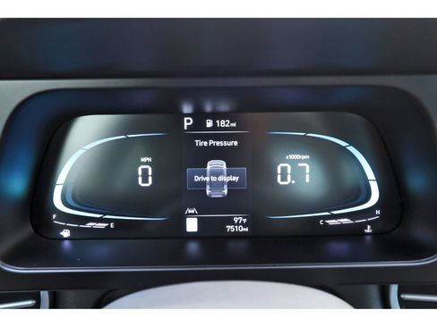 Certified 2025 Hyundai Elantra Sport FWD image 16