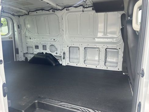 Used 2023 Ford Transit 250 Low Roof RWD image 5