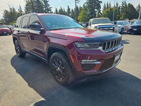 Used 2023 Jeep Grand Cherokee Limited AWD/4WD image 8