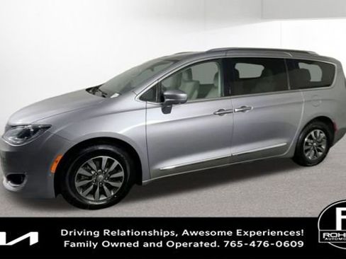 Used 2019 Chrysler Pacifica Touring-L Plus w/ Advanced Safetytec Group image 4