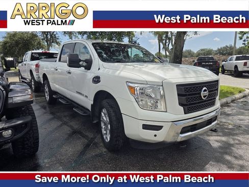 Used 2021 Nissan Titan SV w/ SV Convenience Package AWD/4WD image 1