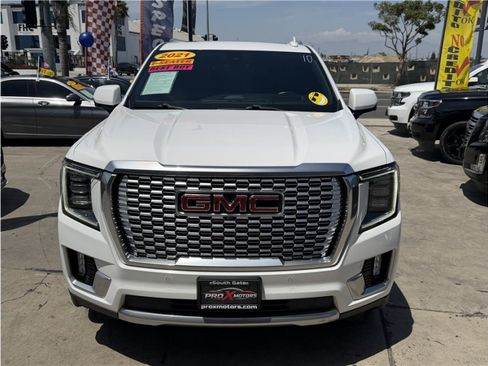 Used 2021 GMC Yukon Denali w/ Denali Premium Package RWD image 2