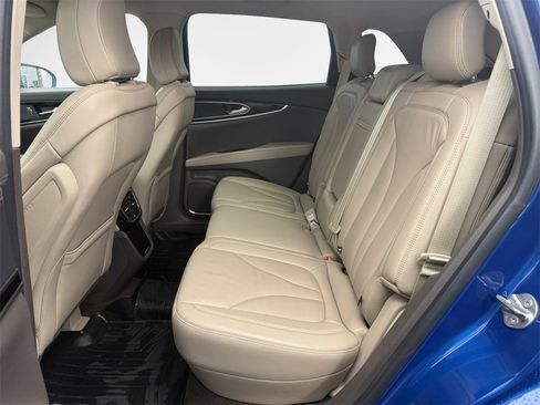 Used 2021 Lincoln Nautilus AWD w/ Equipment Group 101A image 23