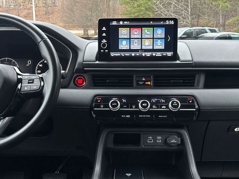 Used 2024 Honda Pilot Touring image 20