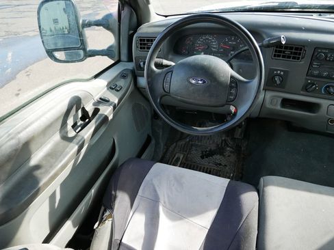 Used 2004 Ford F250 image 12