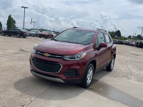 Used 2022 Chevrolet Trax LT w/ Driver Confidence Package AWD/4WD image 4