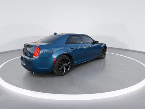 Used 2023 Chrysler 300 Touring L w/ Comfort Group image 8
