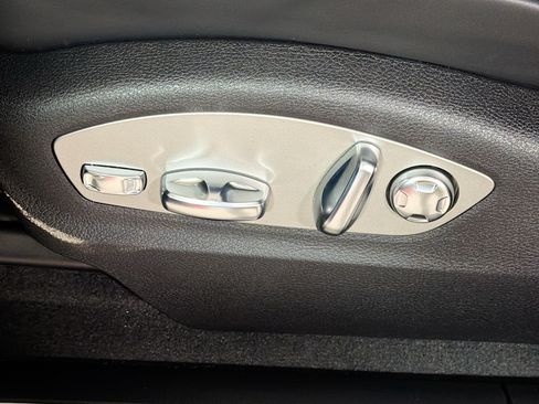 Certified 2026 Porsche Macan S AWD/4WD image 25