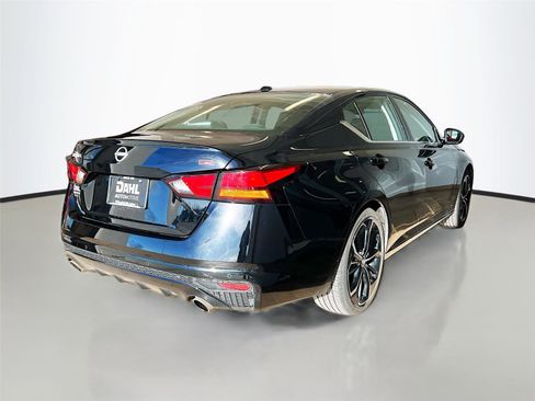 Used 2024 Nissan Altima 2.5 SR image 36